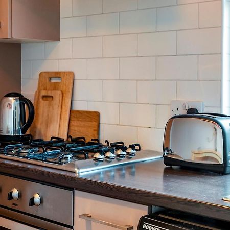 1 Bd Apt In Historical W Belfast Close To Centre Extérieur photo