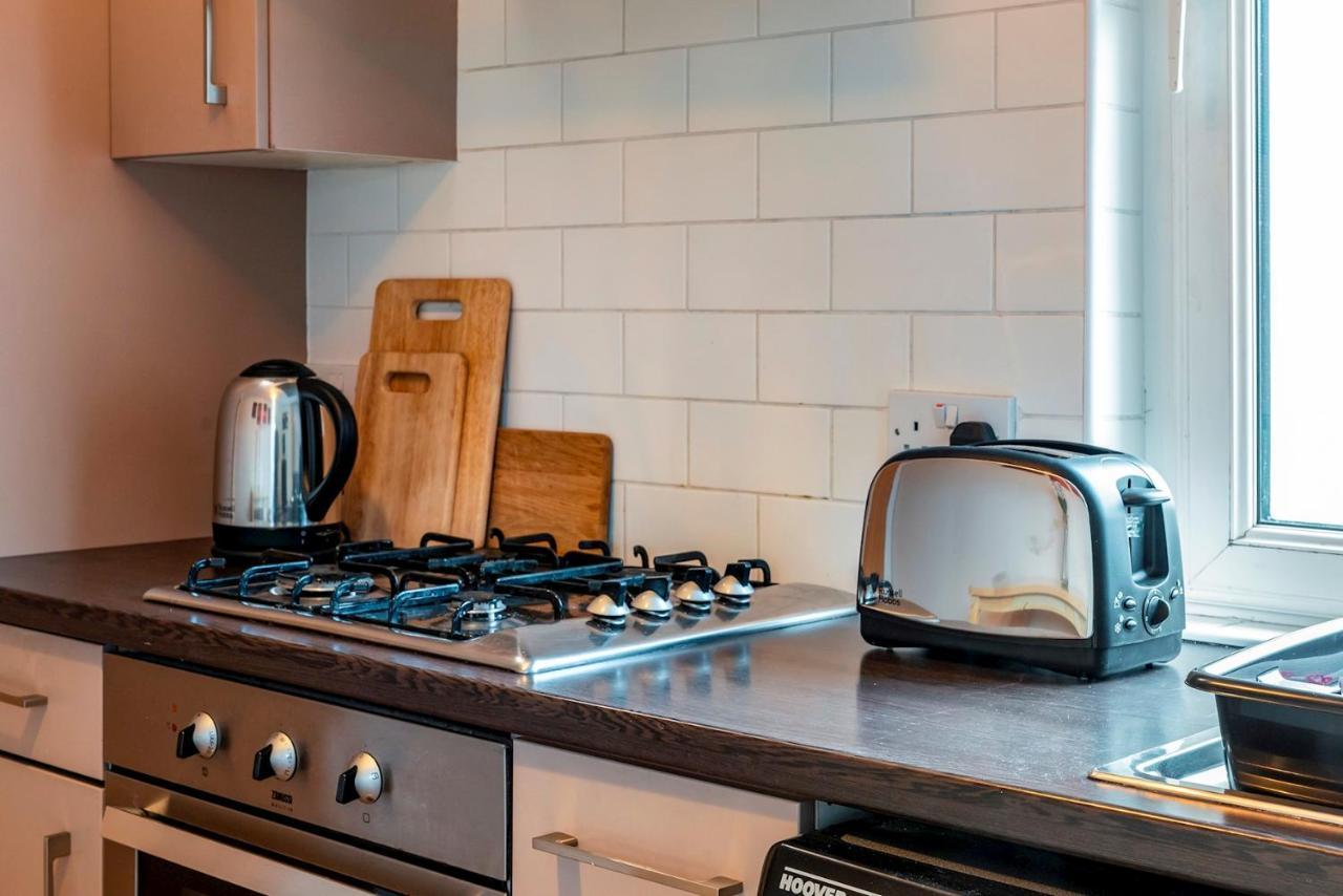 1 Bd Apt In Historical W Belfast Close To Centre Extérieur photo