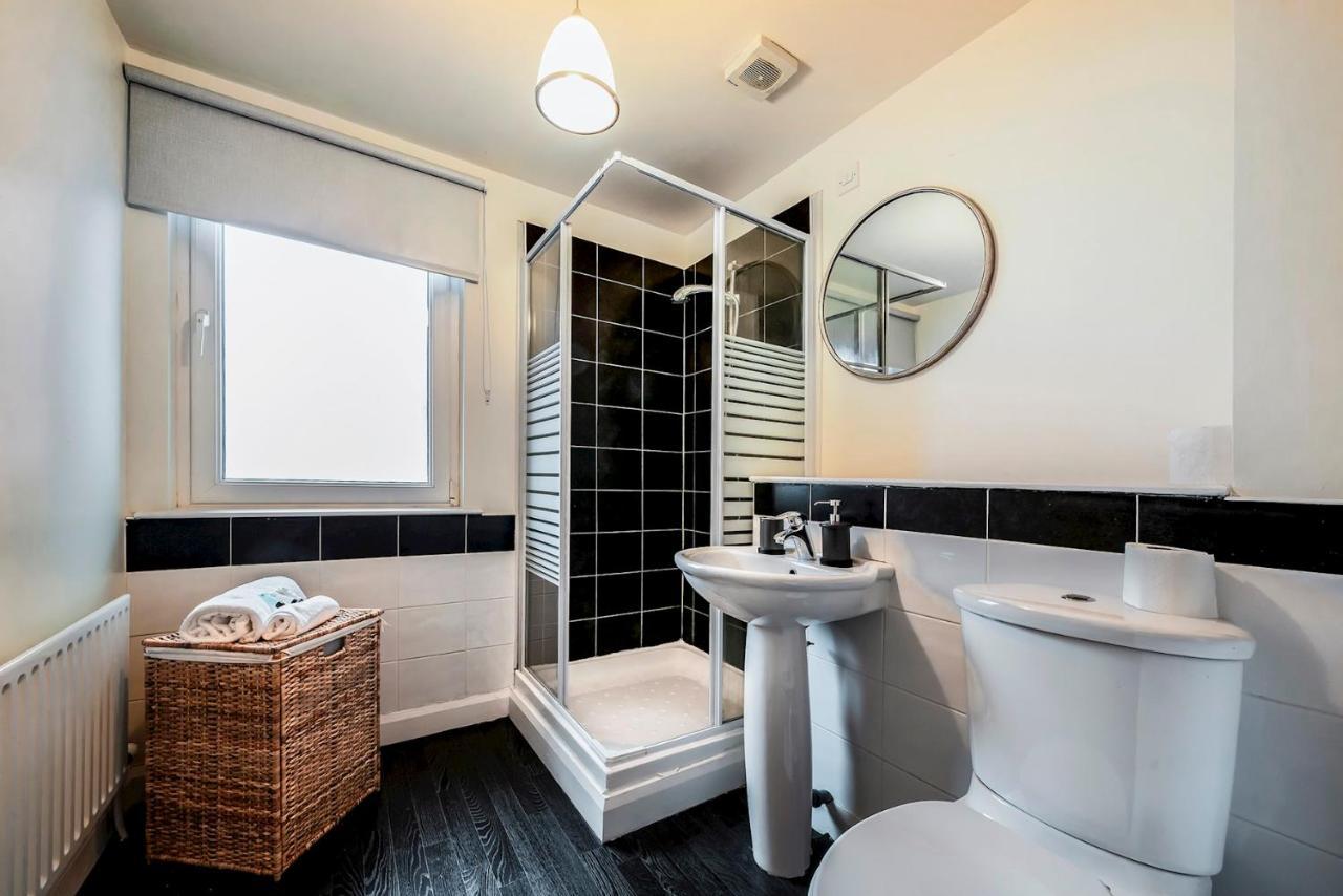 1 Bd Apt In Historical W Belfast Close To Centre Extérieur photo