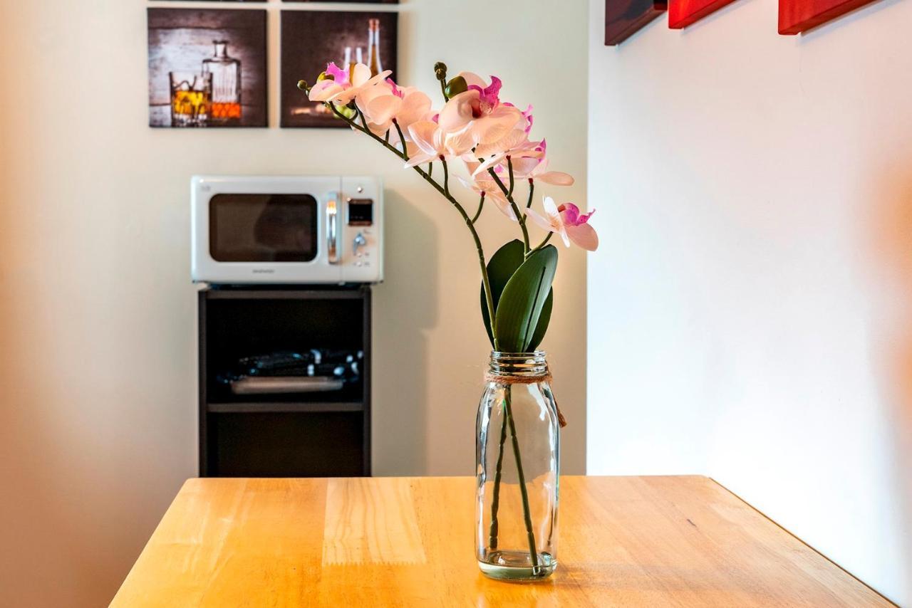 1 Bd Apt In Historical W Belfast Close To Centre Extérieur photo
